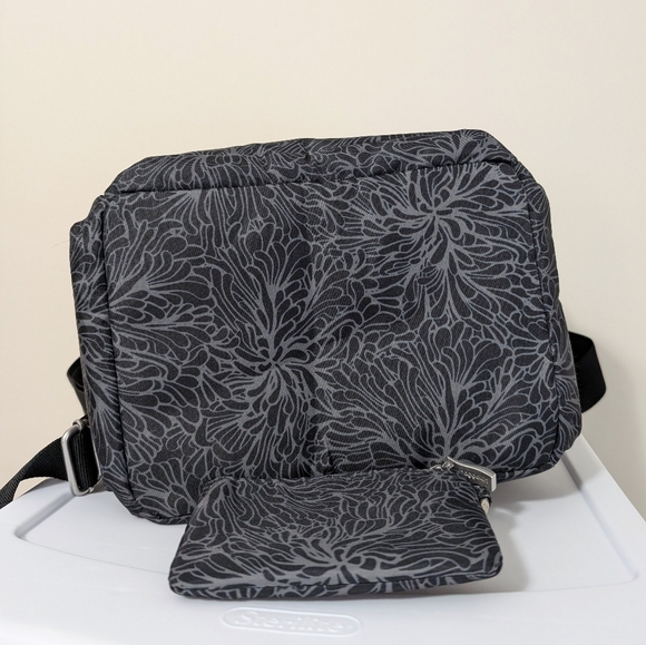 Baggallini Two Piece Black Floral Drawstring Bucket Crossbody And RFID Wallet - Picture 3 of 12